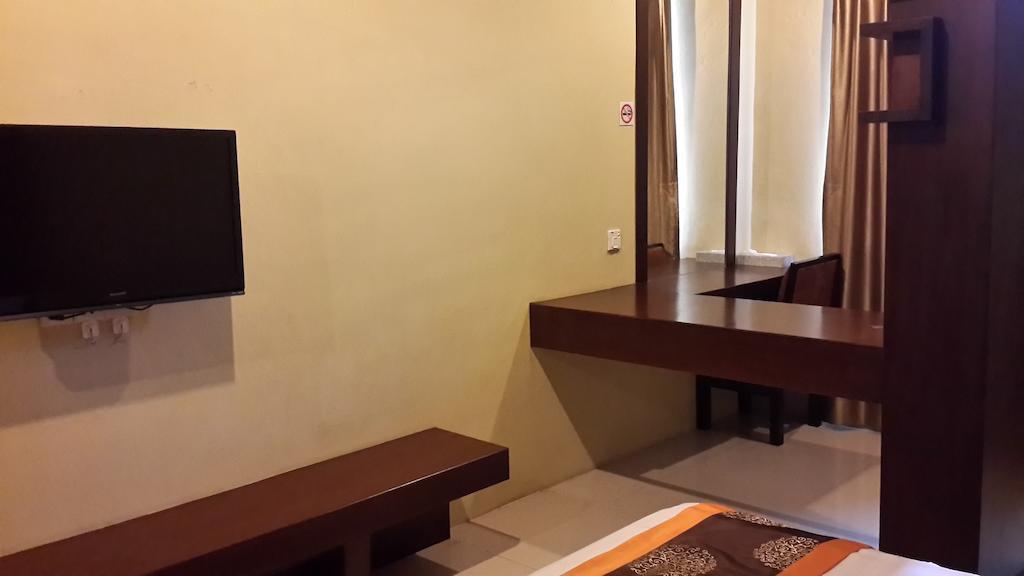 Nagoya One Hotel Batam Rum bild