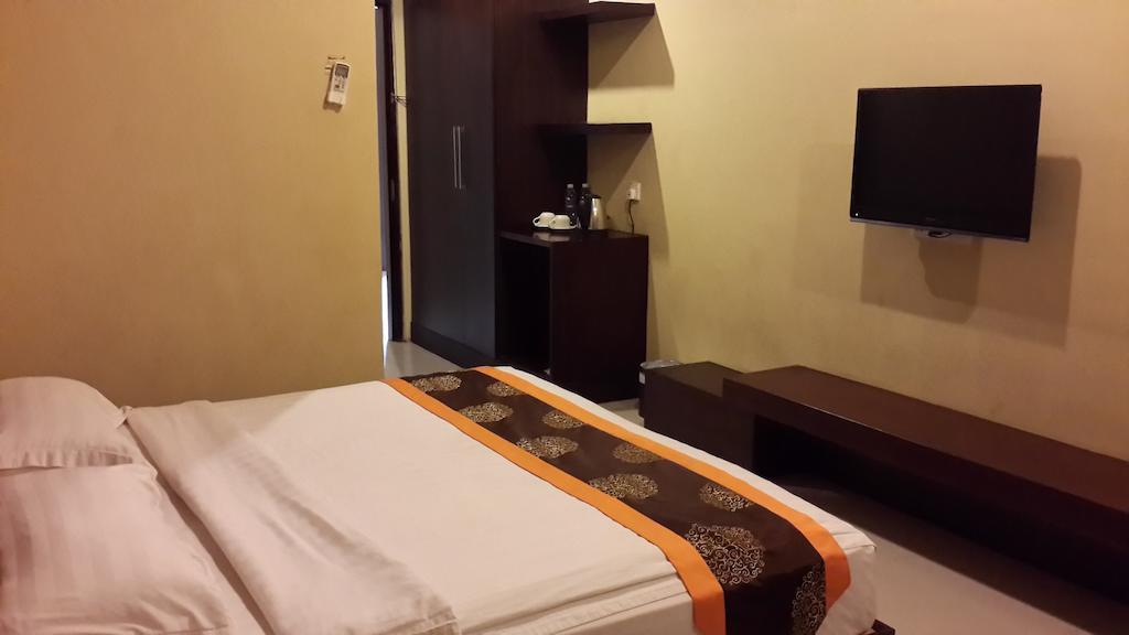 Nagoya One Hotel Batam Rum bild